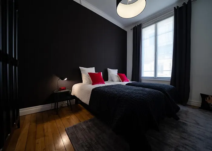 Apartment Centre - 3 & Terrasse - La Cle Des Sacres Reims